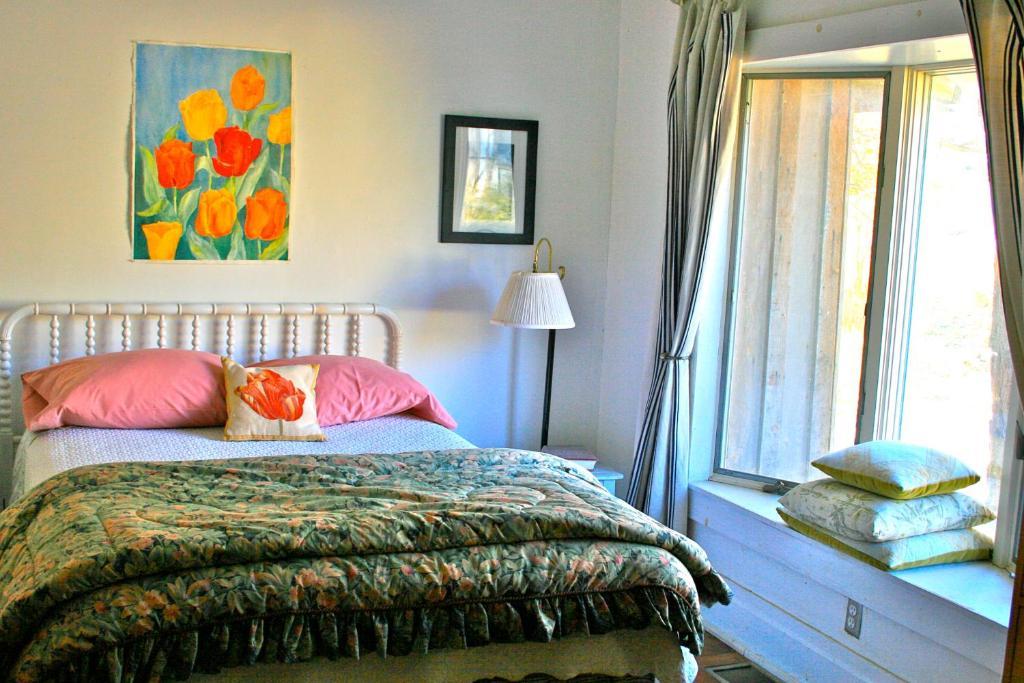 Old Pioneer Garden Country Inn Unionville Room photo